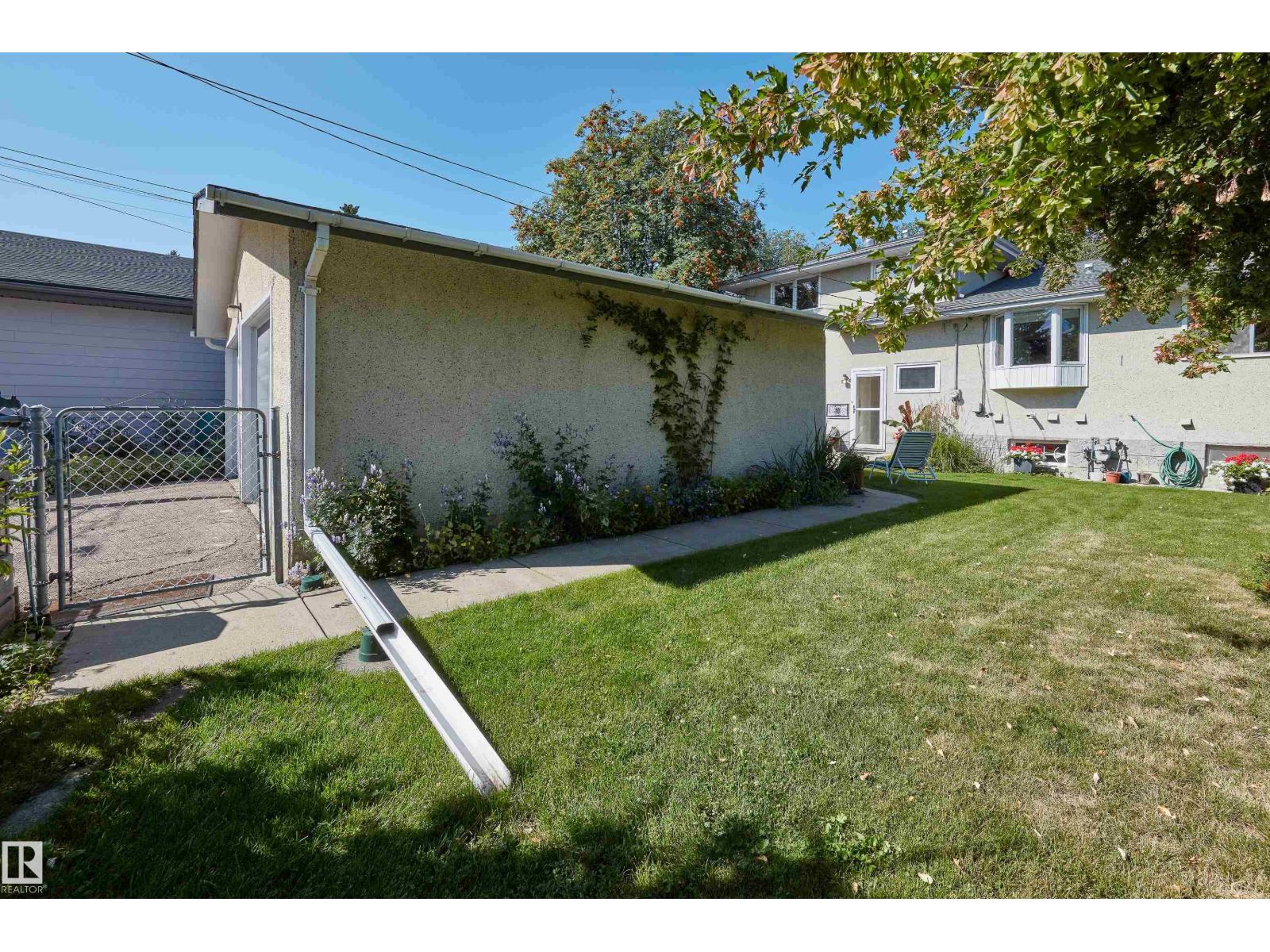 Photo 30 of 3523 113 B St Nw, Edmonton AB