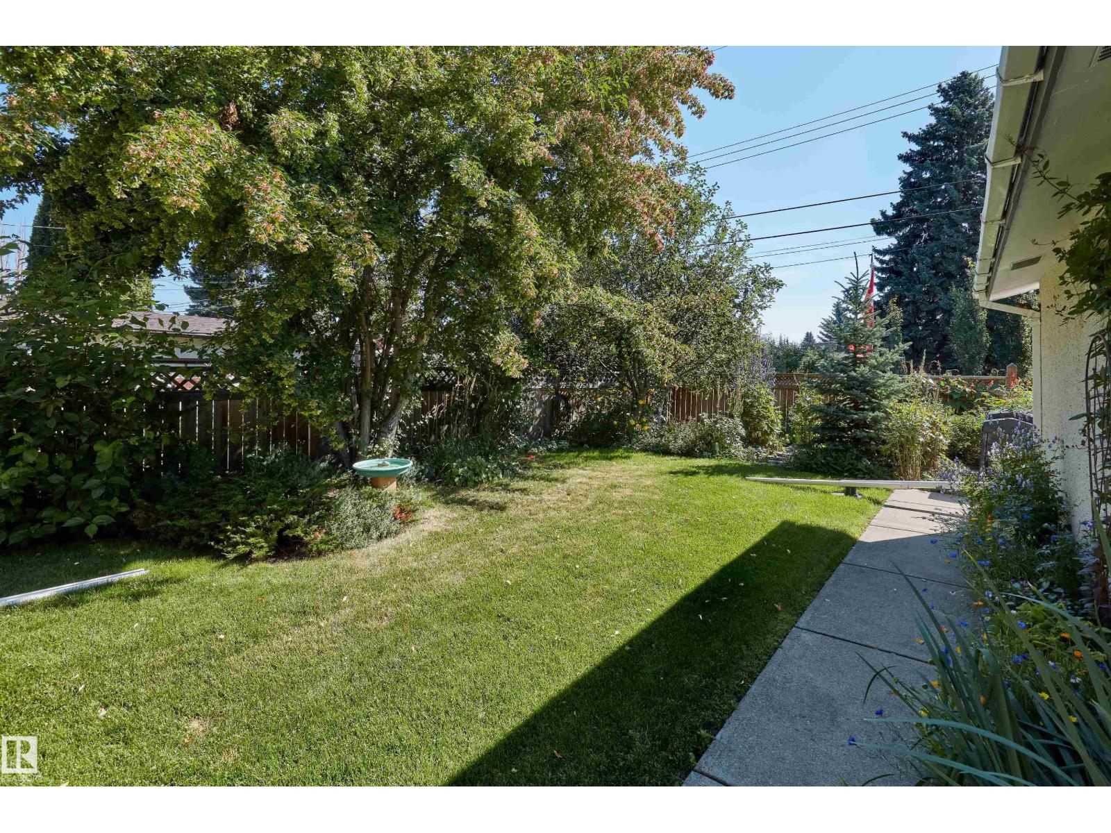 Photo 32 of 3523 113 B St Nw, Edmonton AB