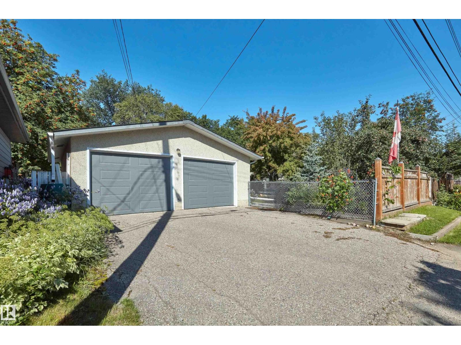 Photo 34 of 3523 113 B St Nw, Edmonton AB