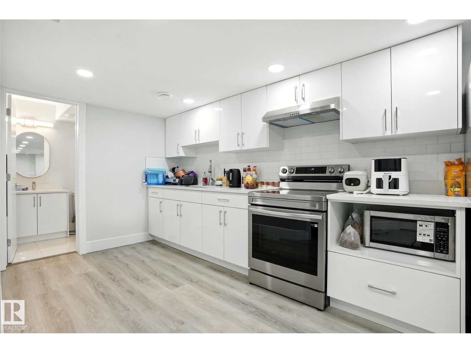 Photo 17 of 6260 175 Av Nw, Edmonton AB