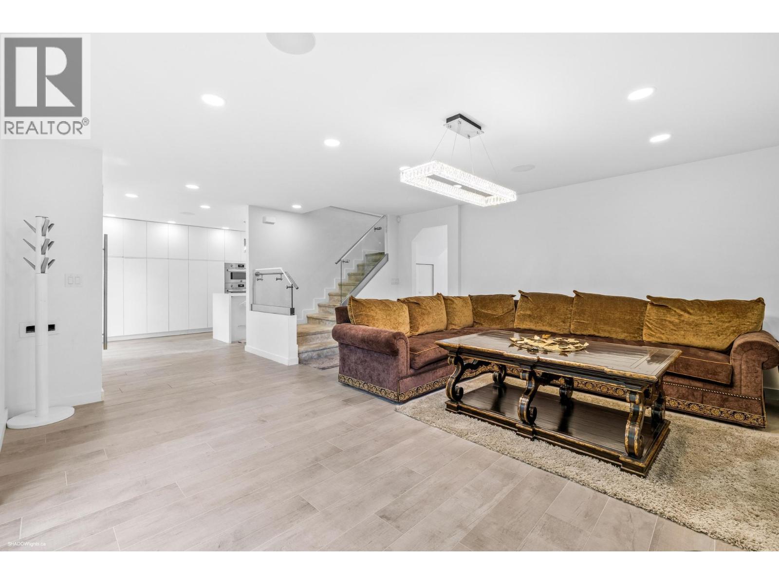 6471 GIBBONS DRIVE, Richmond