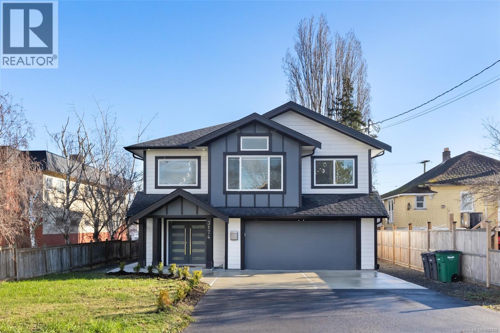 Photo 31 of 3174 Harriet Rd, Saanich BC