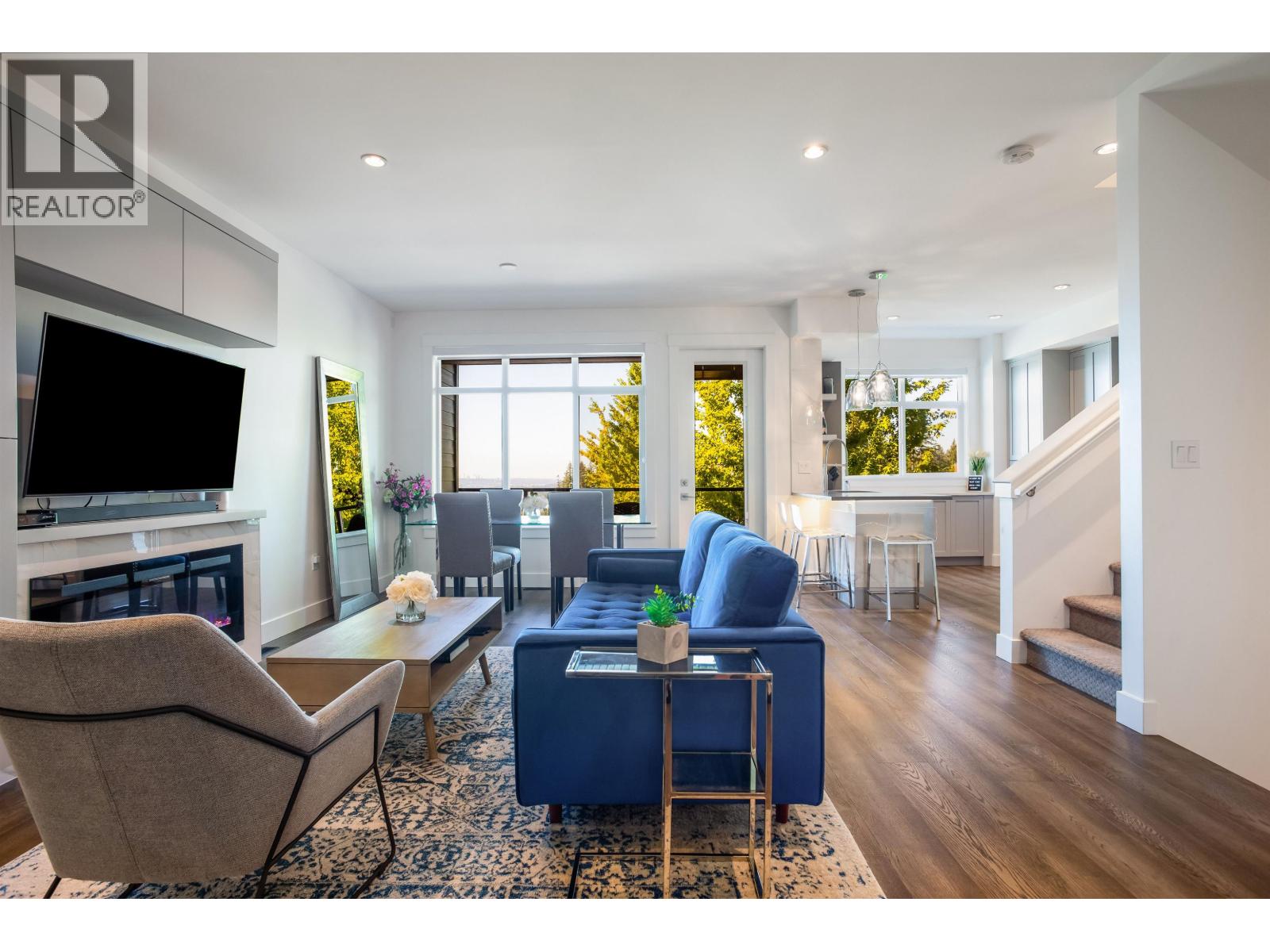 Photo 4 of 7 3535 Princeton Avenue, Coquitlam BC