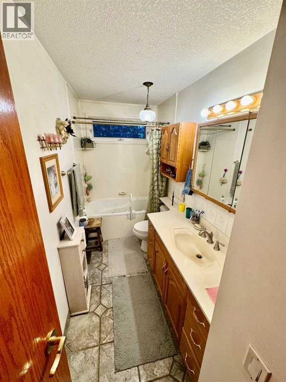 Single Family House Bungalow for Sale in  Whitestone Road NE Whitehorn Calgary 