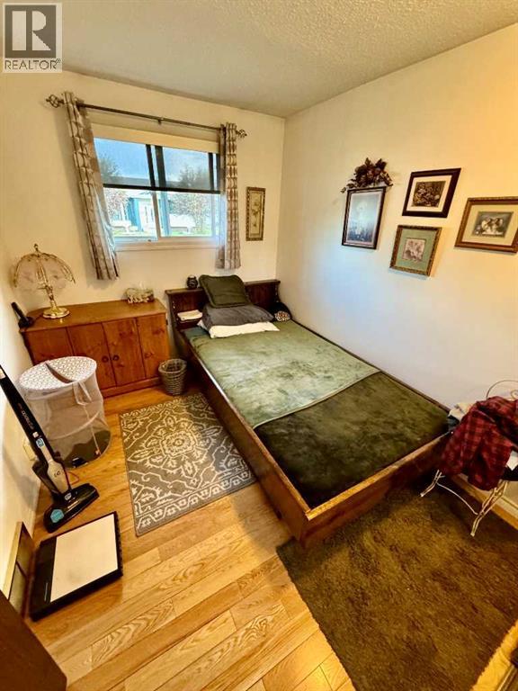 Single Family House Bungalow for Sale in  Whitestone Road NE Whitehorn Calgary 