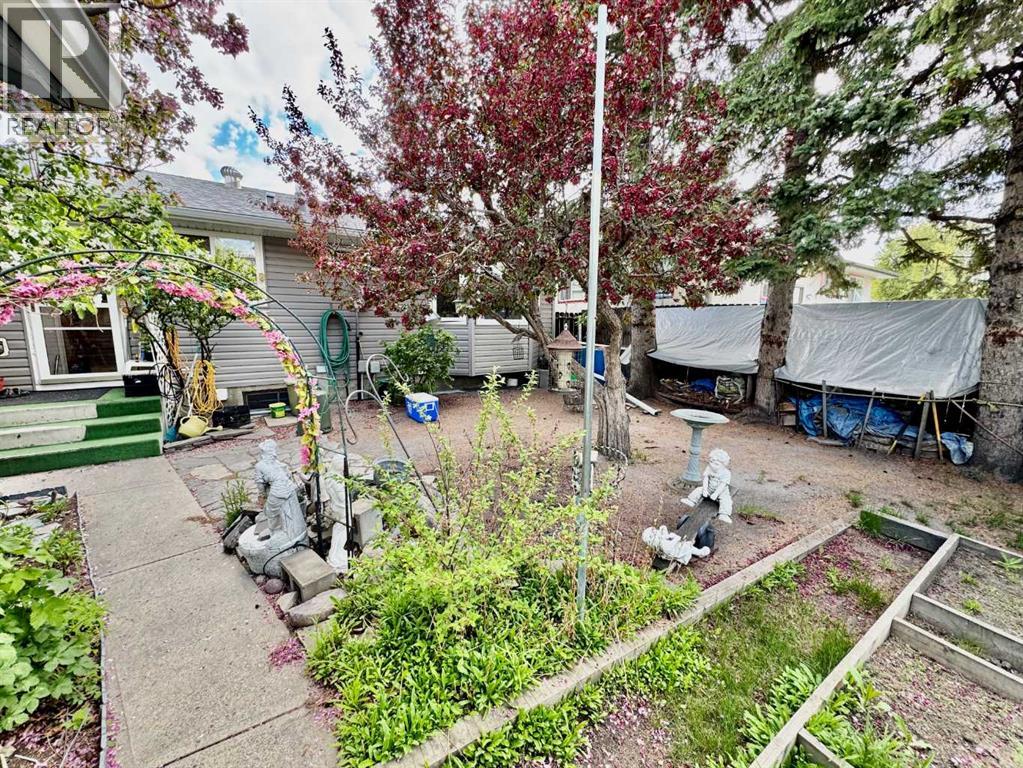 Single Family House Bungalow for Sale in  Whitestone Road NE Whitehorn Calgary 