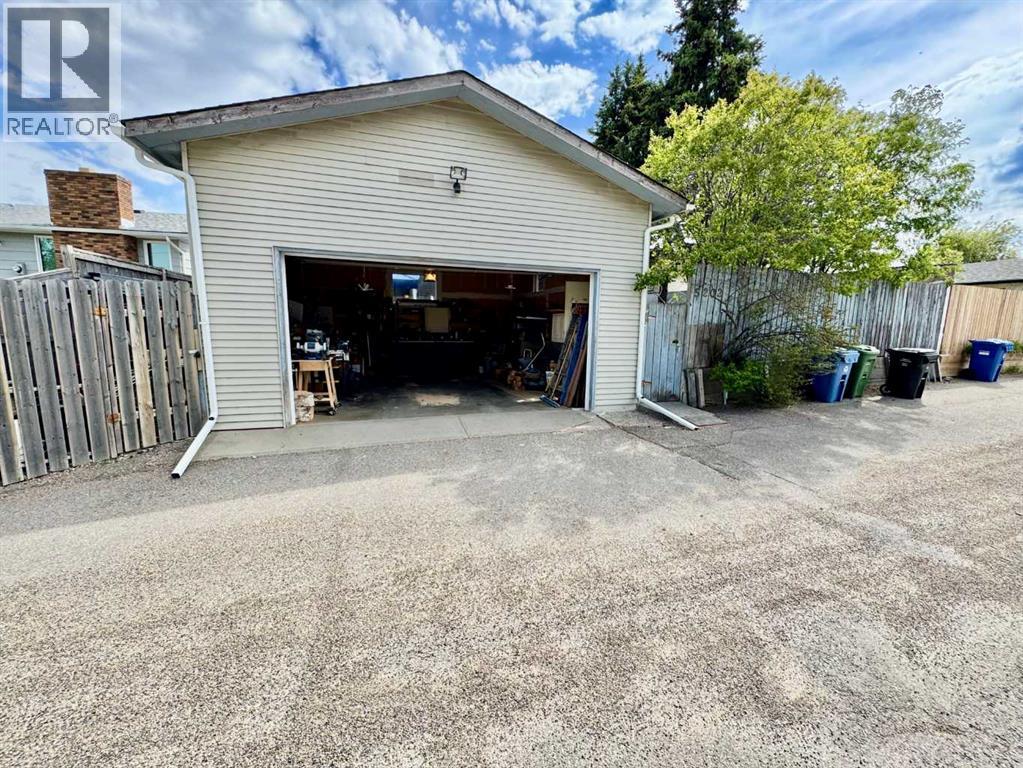 Single Family House Bungalow for Sale in  Whitestone Road NE Whitehorn Calgary 