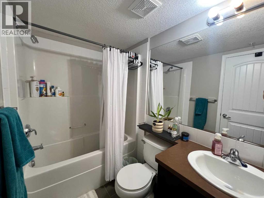 Single Family House for Sale in   Country Village Manor NE Country Hills Village Calgary 