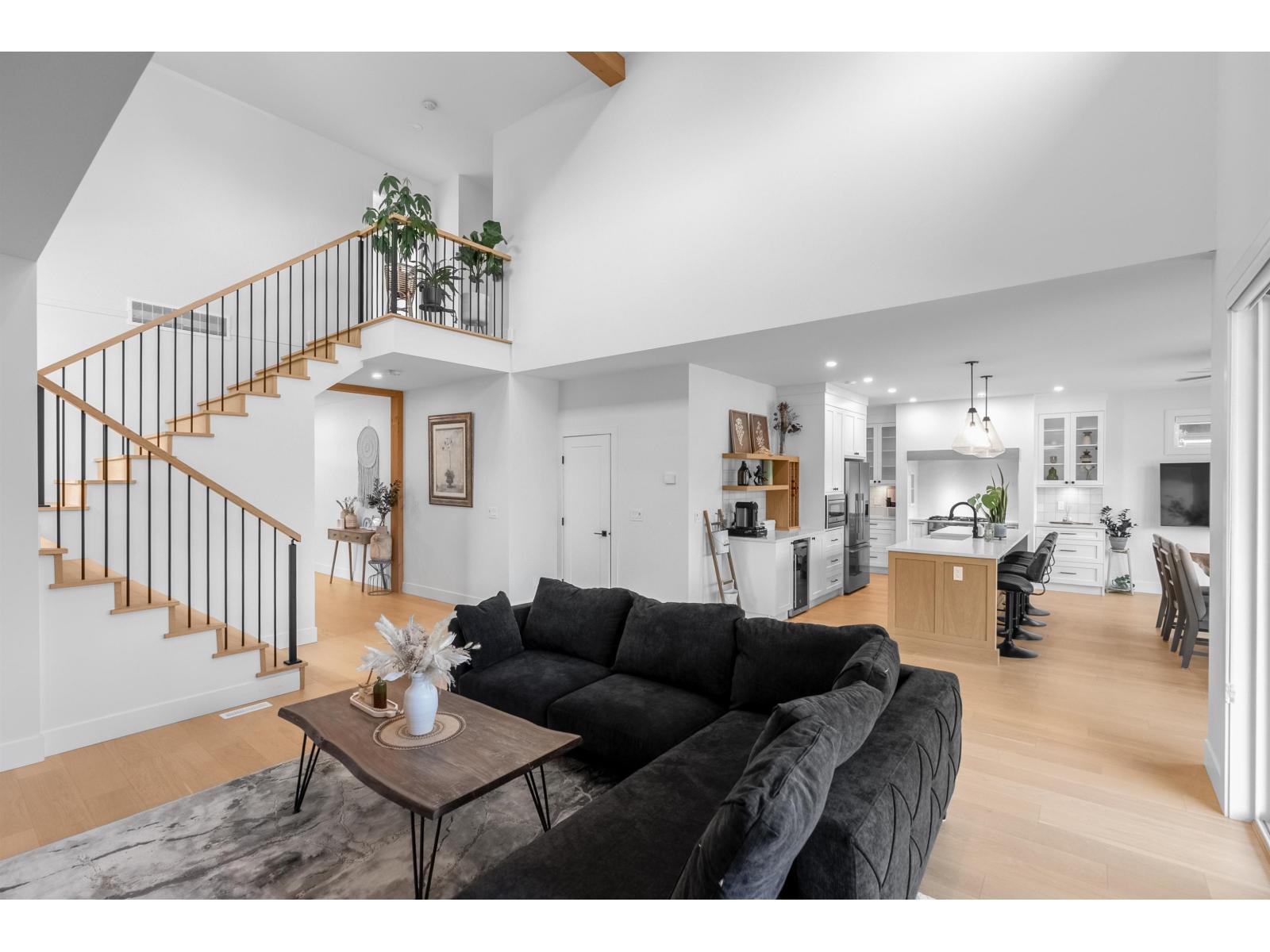 Photo 7 of 19689 78 B Avenue, Langley BC