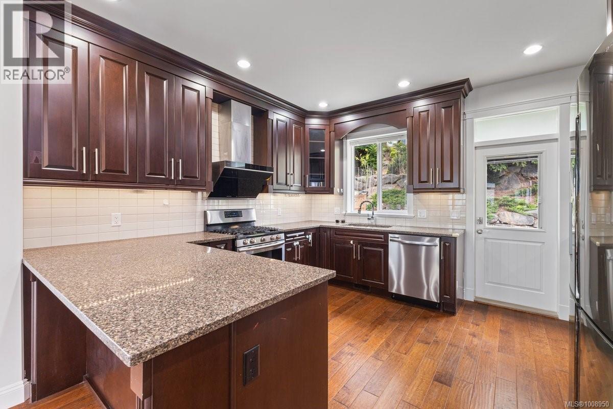 Photo 2 of 4615 Sheridan Ridge Rd, Nanaimo BC