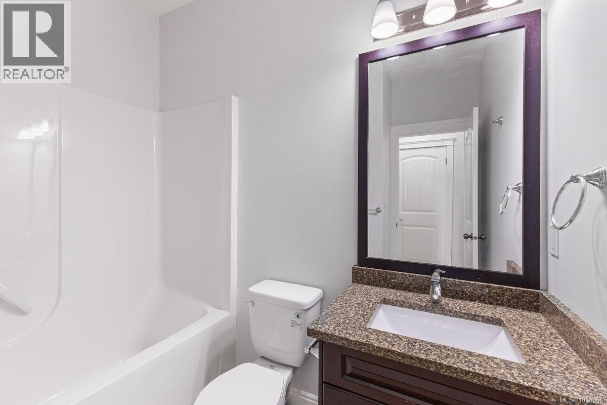 Photo 10 of 4615 Sheridan Ridge Rd, Nanaimo BC