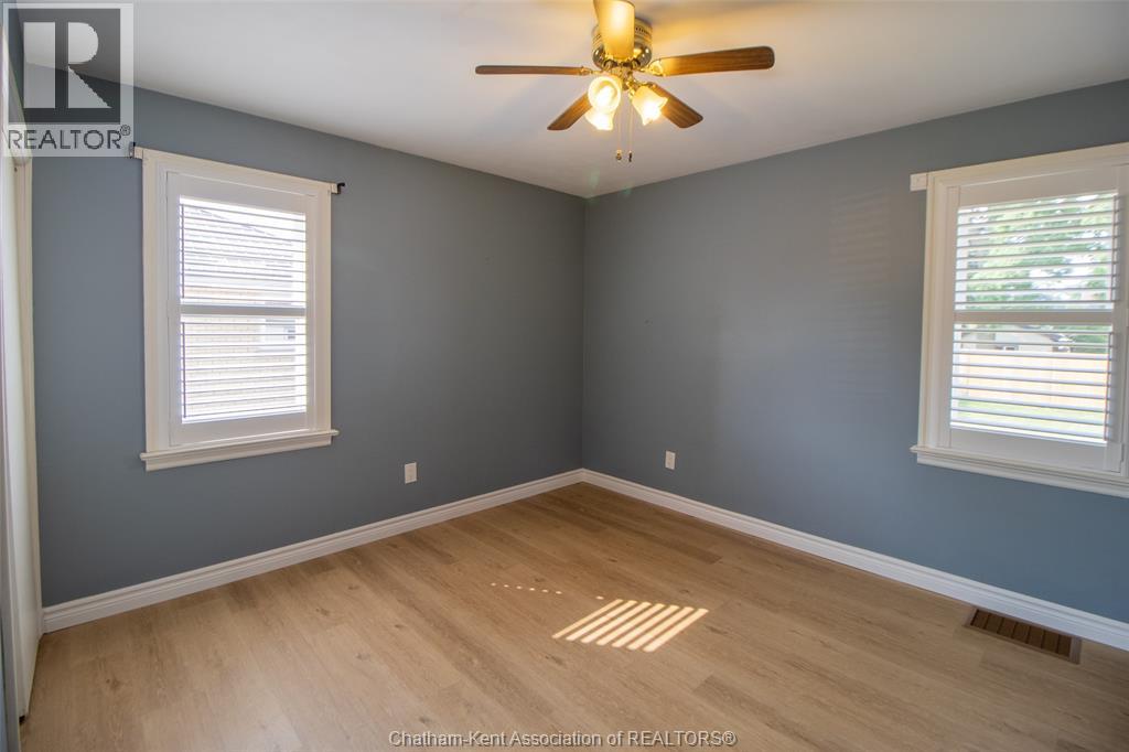 Photo 13 of 32 Simonton Drive, Chatham ON