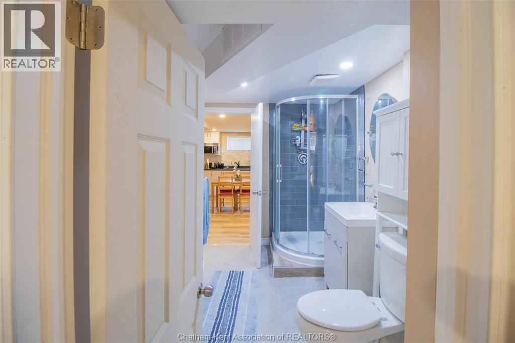 Photo 29 of 32 Simonton Drive, Chatham ON