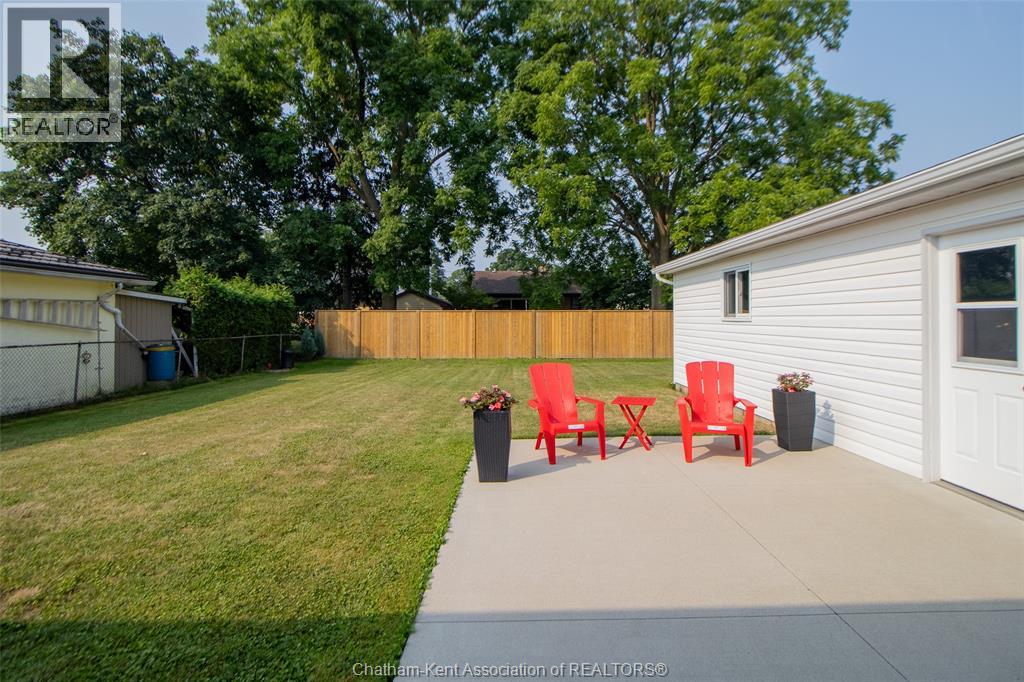Photo 34 of 32 Simonton Drive, Chatham ON