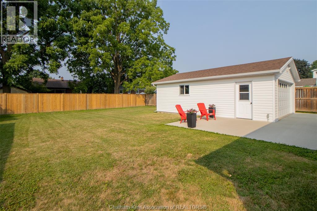 Photo 35 of 32 Simonton Drive, Chatham ON