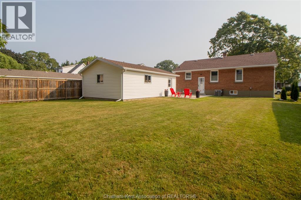 Photo 37 of 32 Simonton Drive, Chatham ON