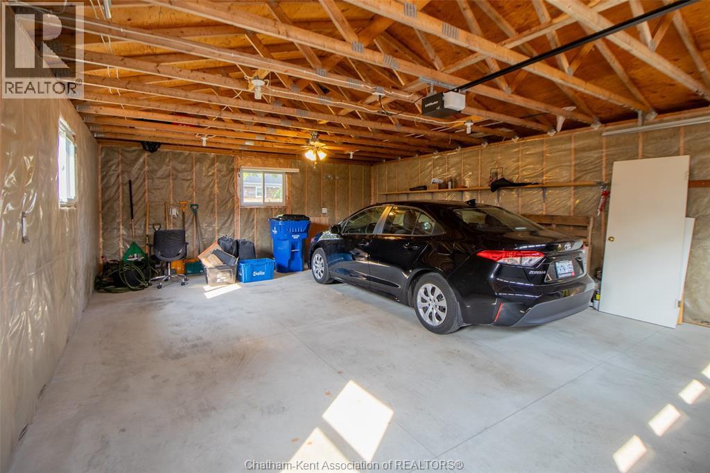 Photo 38 of 32 Simonton Drive, Chatham ON