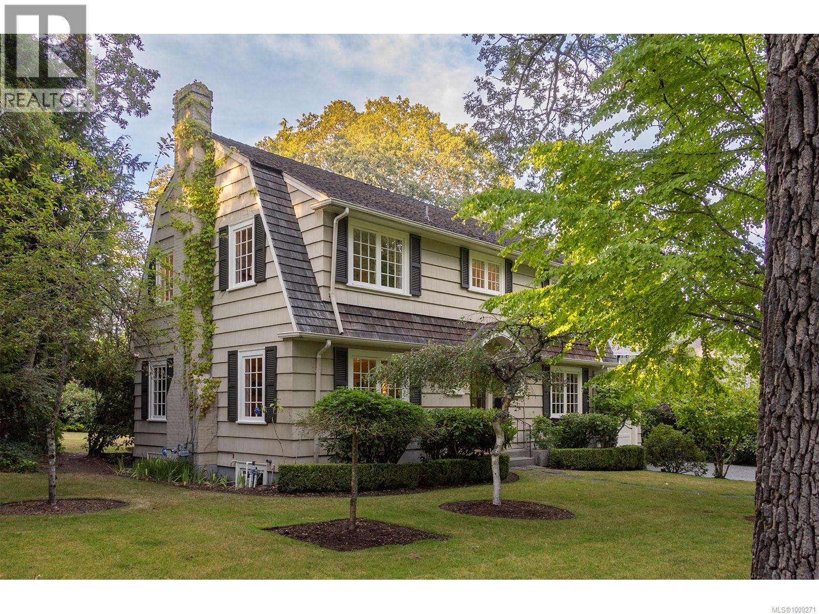  2570 Lansdowne Road, Oak Bay