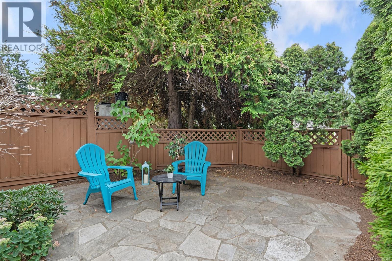 Photo 22 of 3 974 Dunford Ave, Langford BC