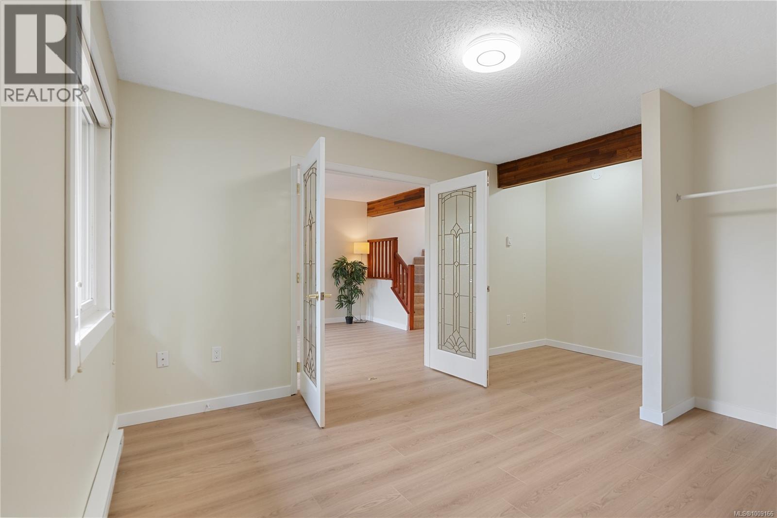 Photo 2 of 3 974 Dunford Ave, Langford BC