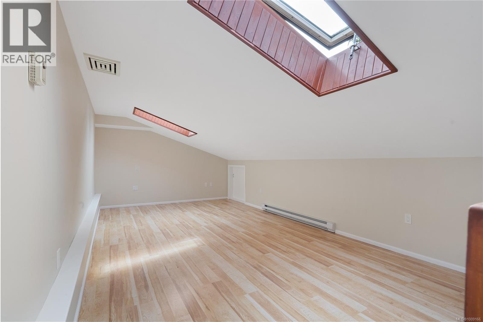 Photo 3 of 3 974 Dunford Ave, Langford BC