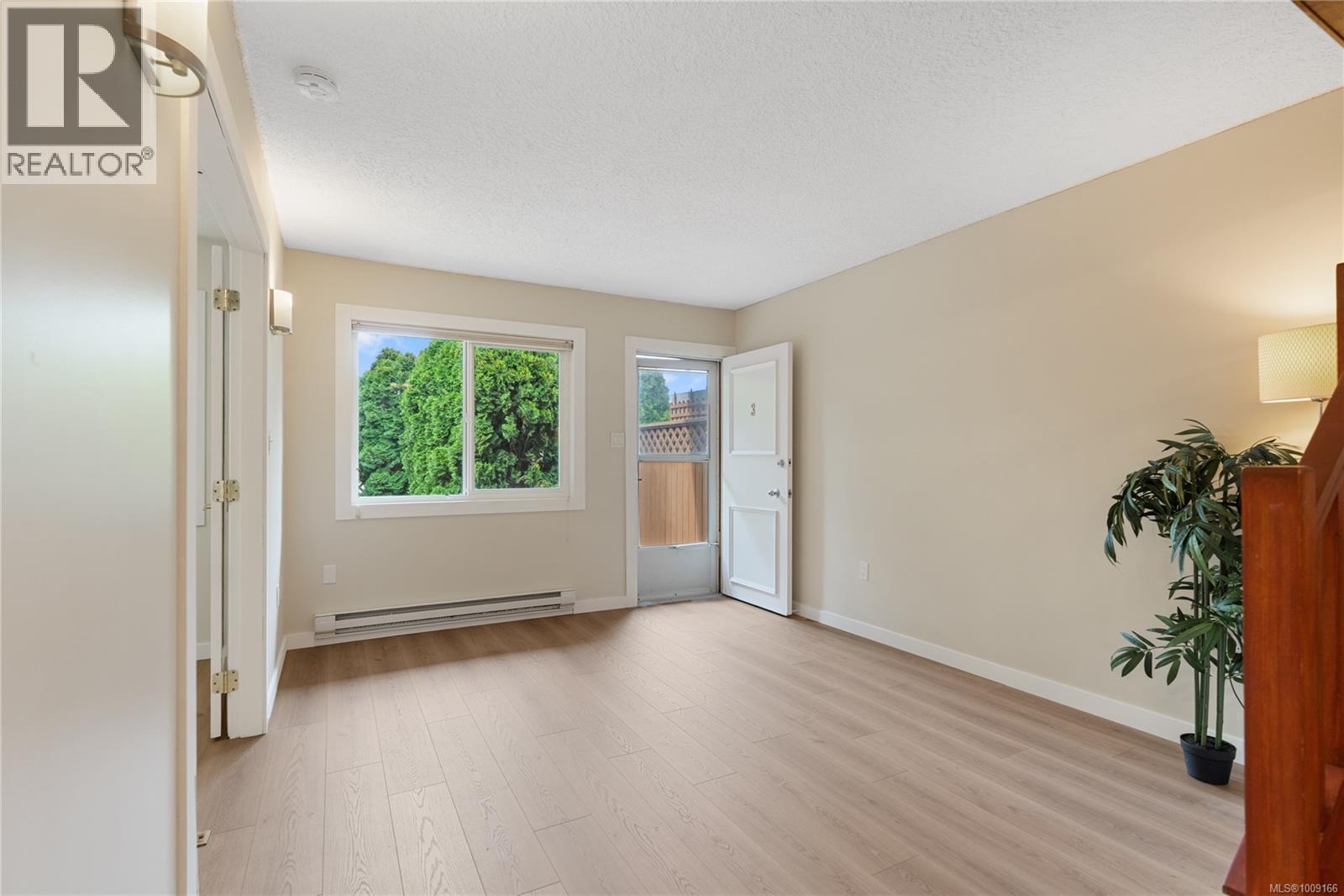 Photo 27 of 3 974 Dunford Ave, Langford BC