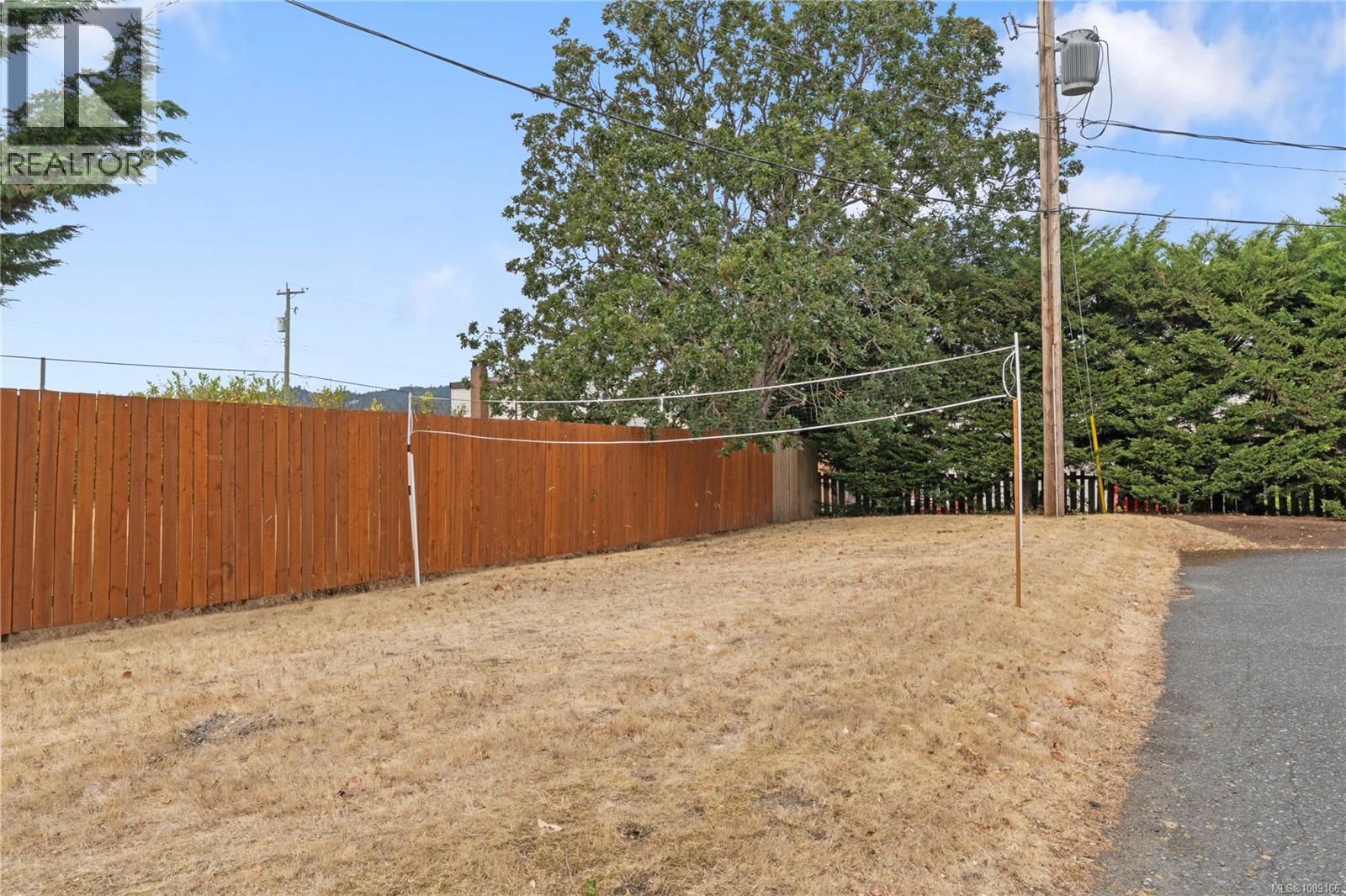 Photo 10 of 3 974 Dunford Ave, Langford BC
