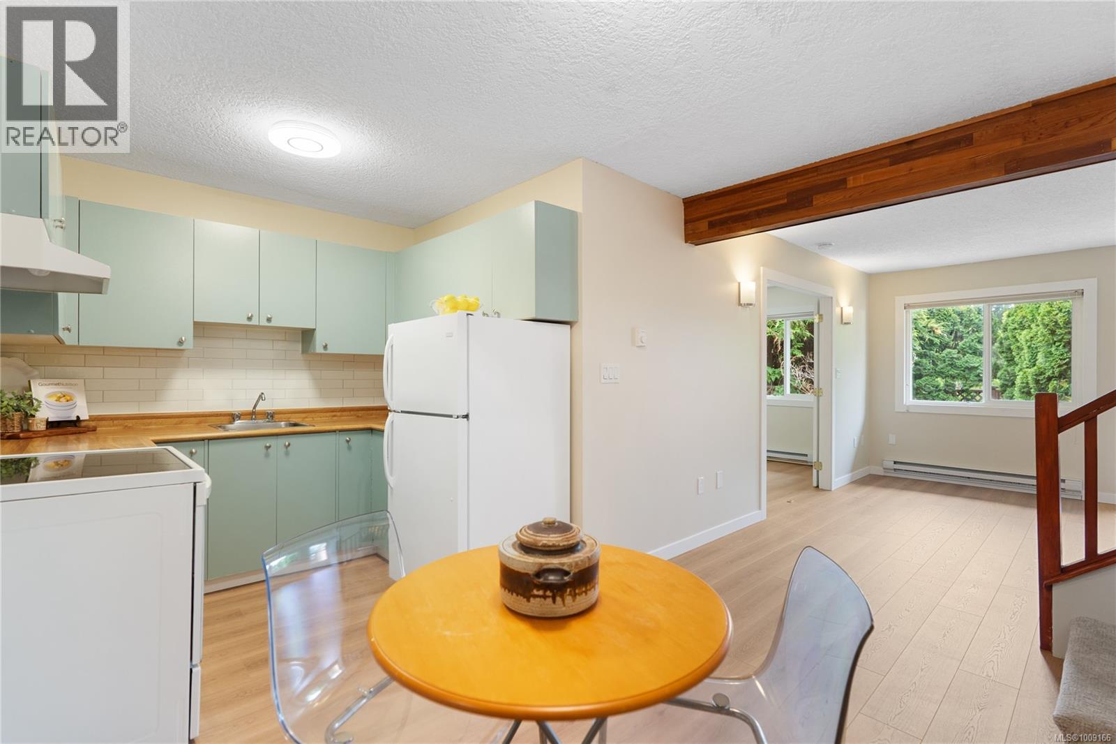Photo 19 of 3 974 Dunford Ave, Langford BC