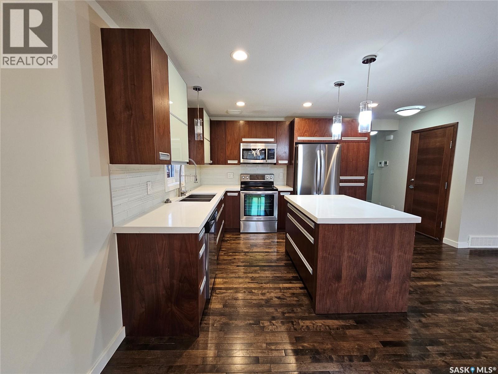 Photo 8 of 439 Pichler Crescent, Saskatoon SK