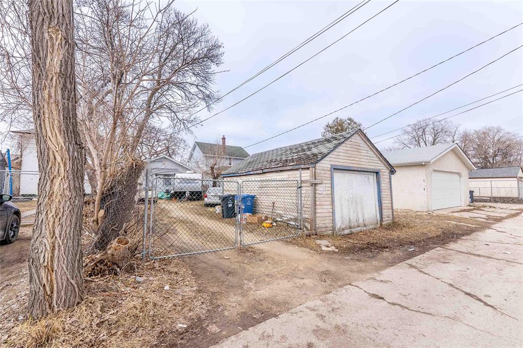 Photo 11 of 315 Church Avenue, Winnipeg MB