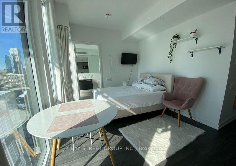 Photo 6 of 2601 28 Wellesley Street E, Toronto ON