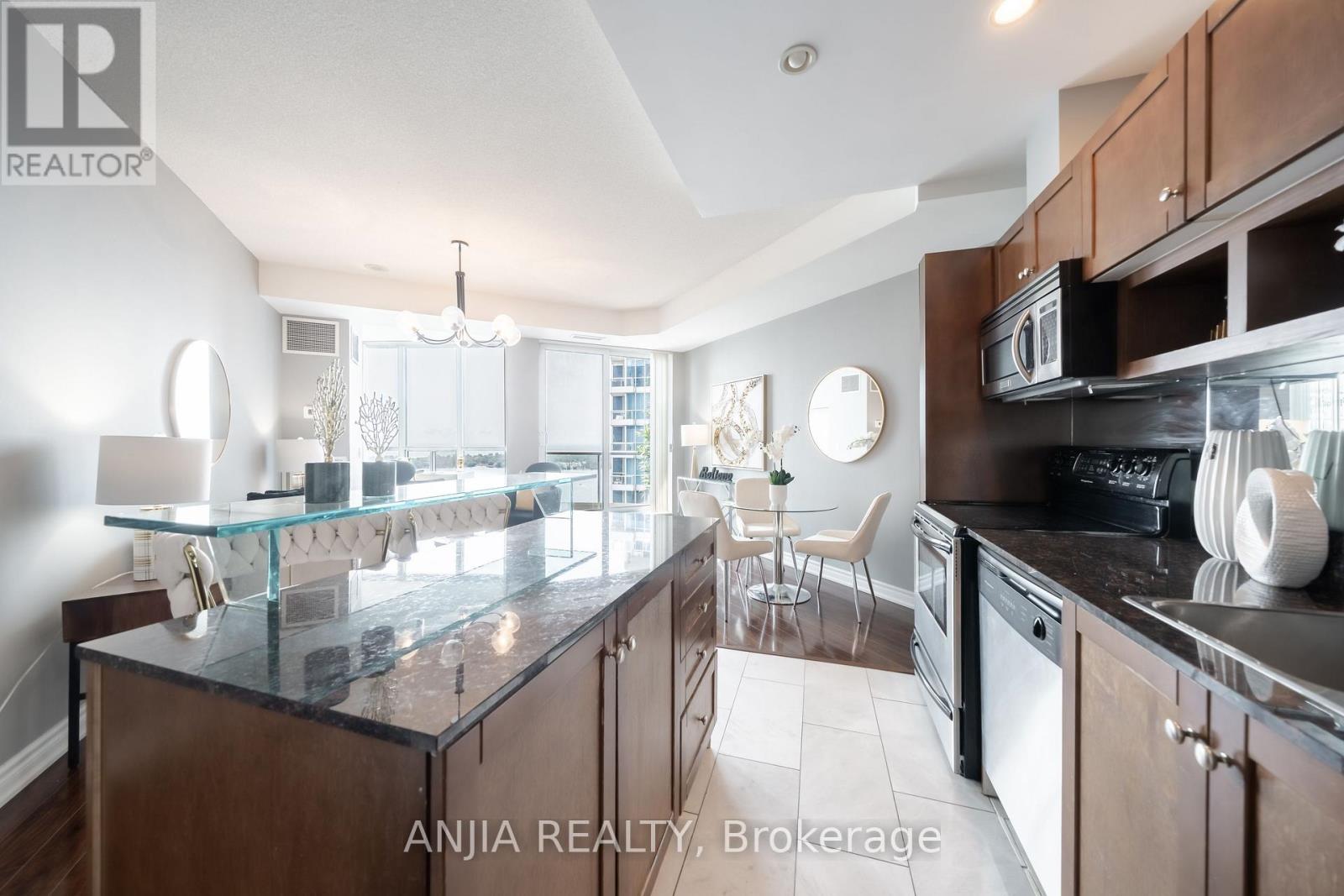 Photo 3 of 3411 8 York Street, Toronto ON