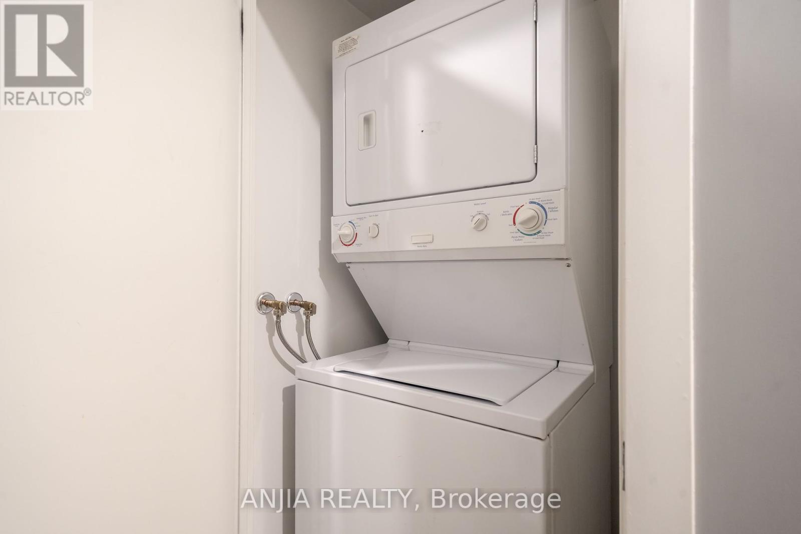 Photo 9 of 3411 8 York Street, Toronto ON