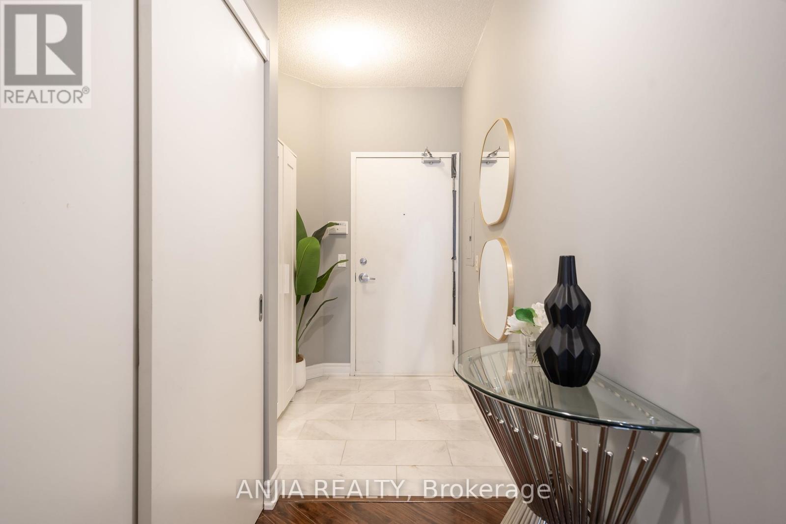 Photo 14 of 3411 8 York Street, Toronto ON