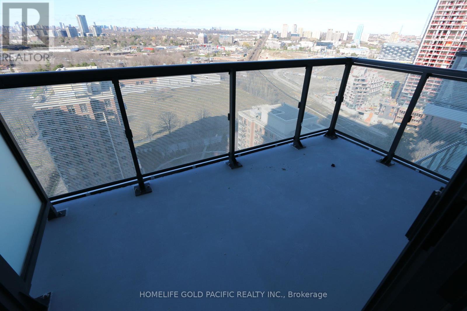 Photo 2 of 2338 20 Inn On The Park Drive, Toronto ON