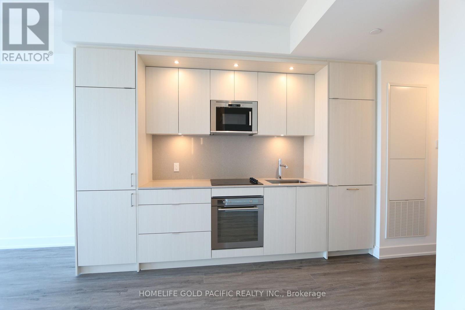 Photo 7 of 2338 20 Inn On The Park Drive, Toronto ON