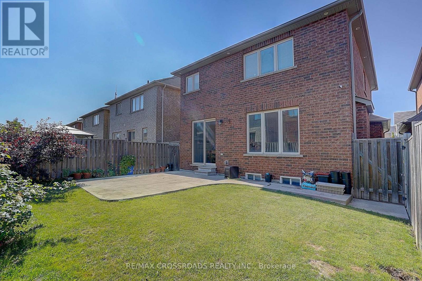 Photo 16 of 106 Milos Road, Richmond Hill ON
