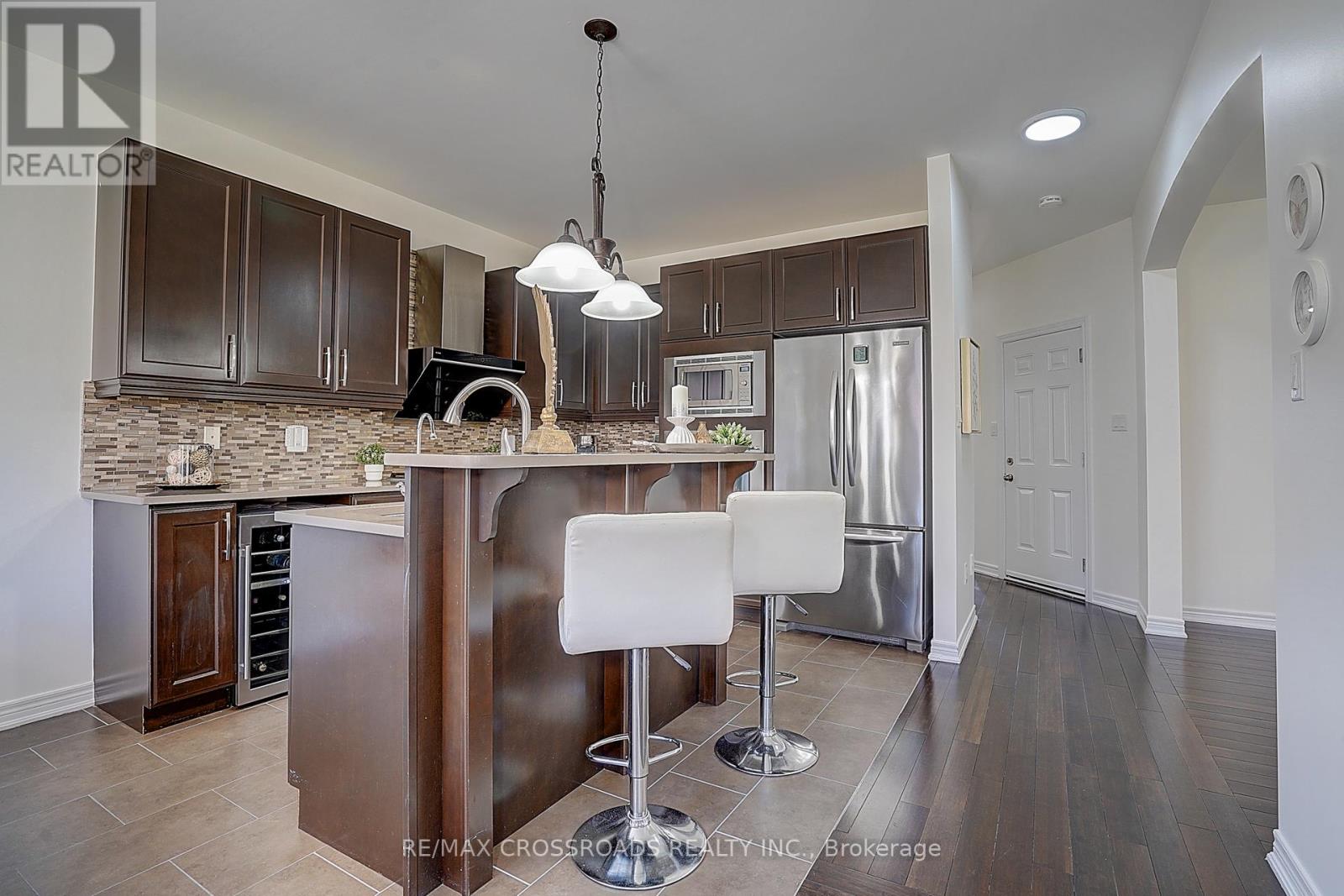 Photo 30 of 106 Milos Road, Richmond Hill ON
