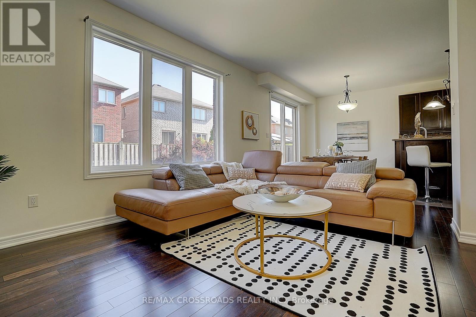 Photo 37 of 106 Milos Road, Richmond Hill ON