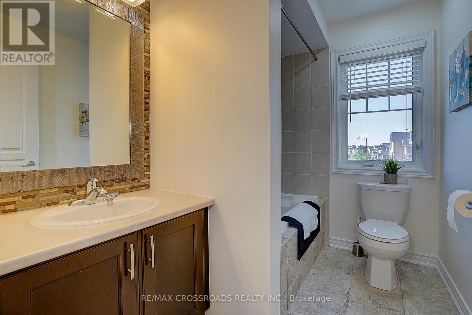 Photo 28 of 106 Milos Road, Richmond Hill ON