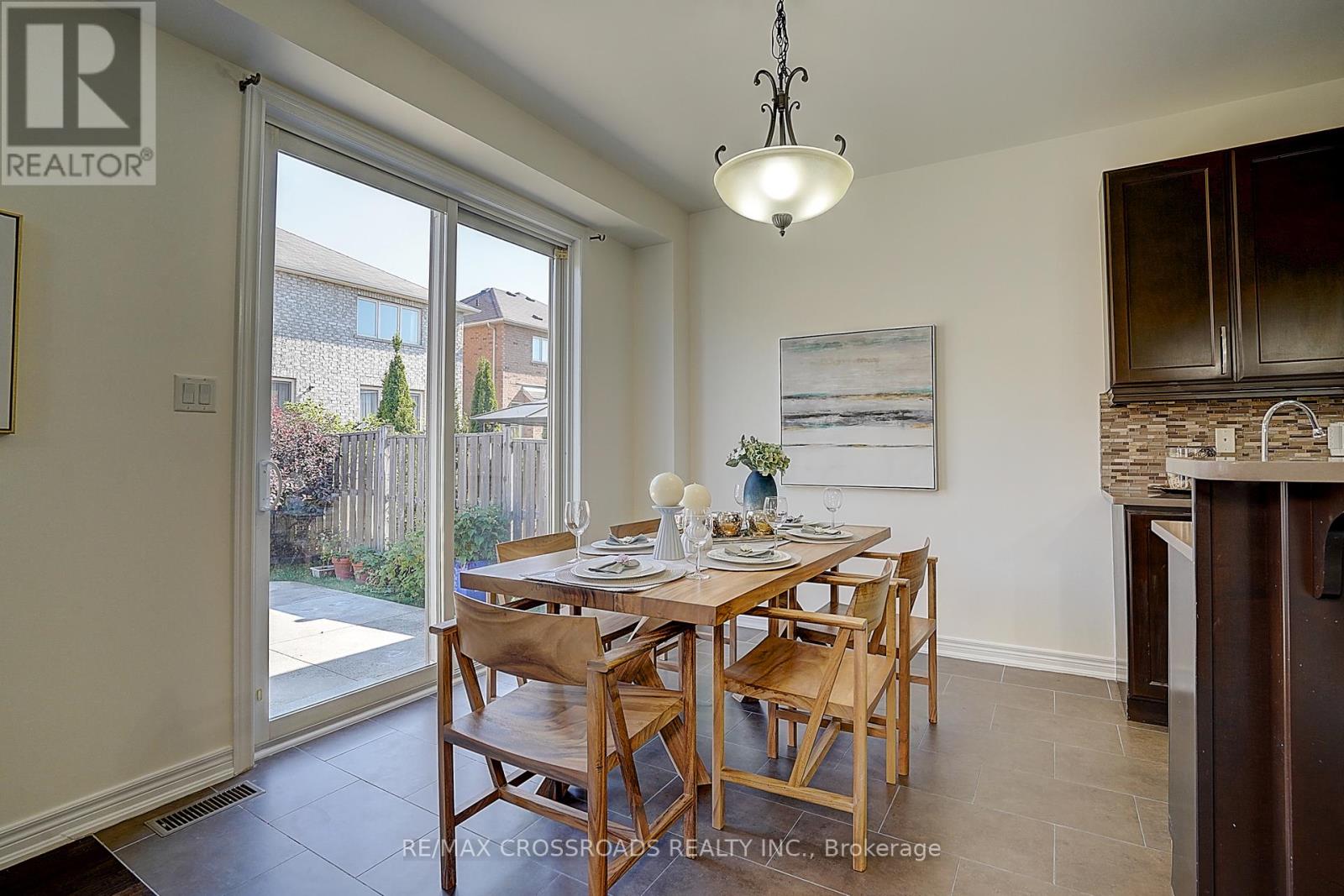 Photo 19 of 106 Milos Road, Richmond Hill ON
