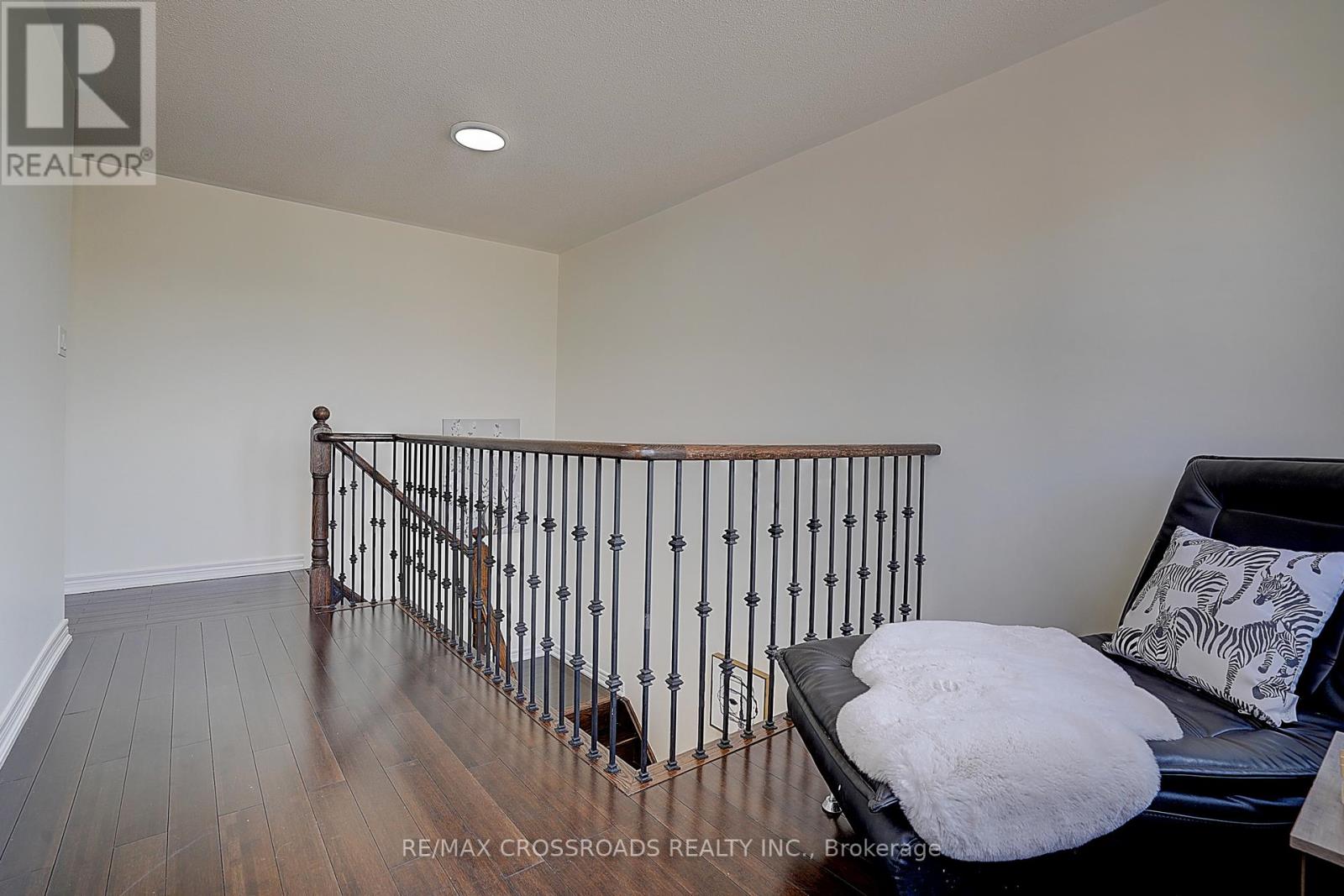 Photo 15 of 106 Milos Road, Richmond Hill ON