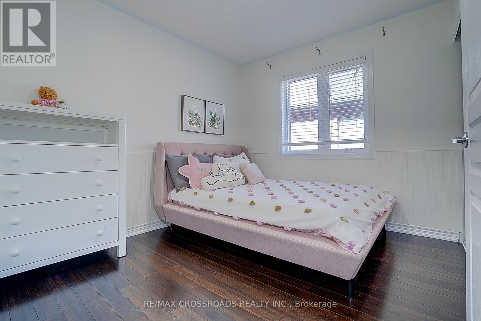 Photo 17 of 106 Milos Road, Richmond Hill ON