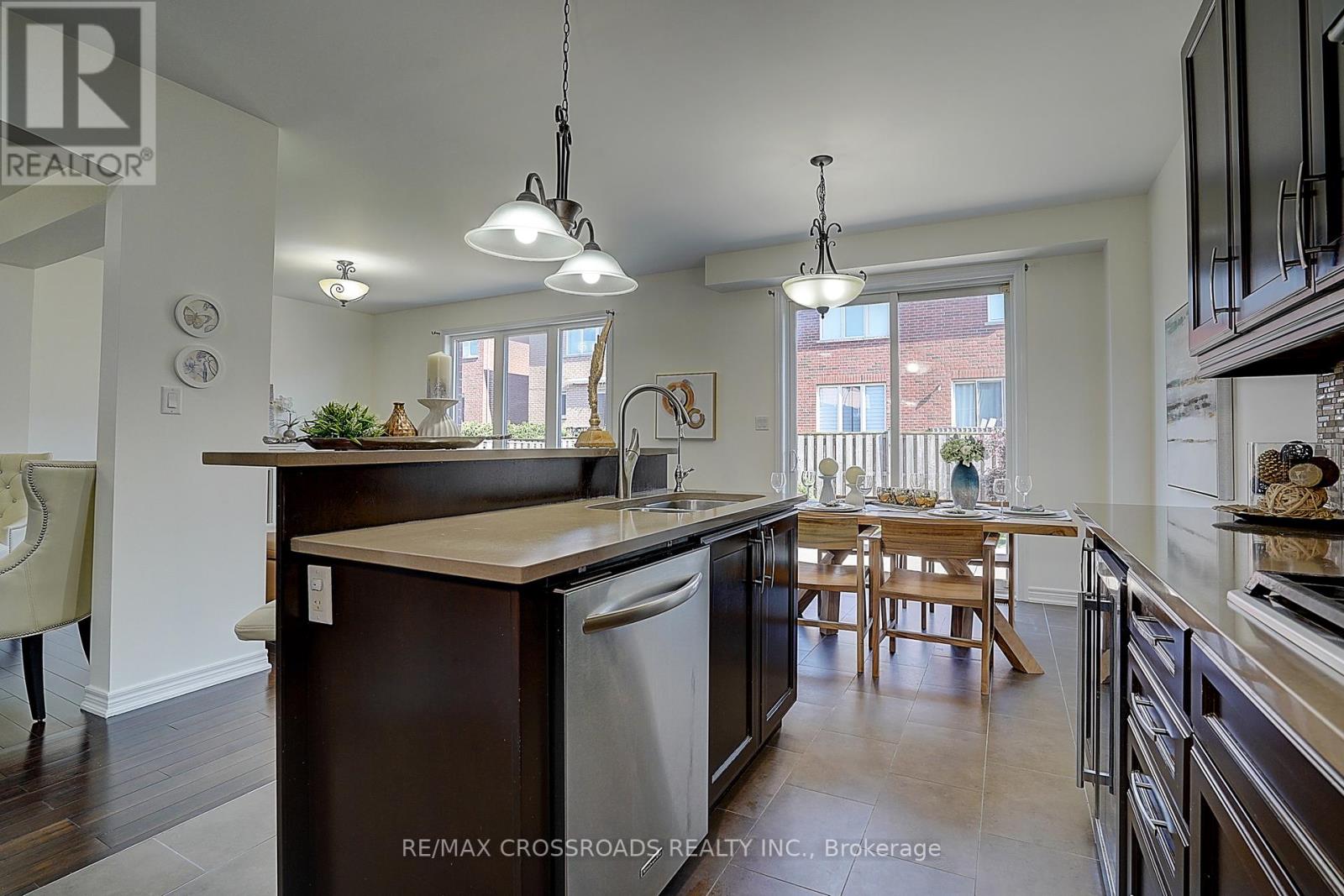 Photo 29 of 106 Milos Road, Richmond Hill ON