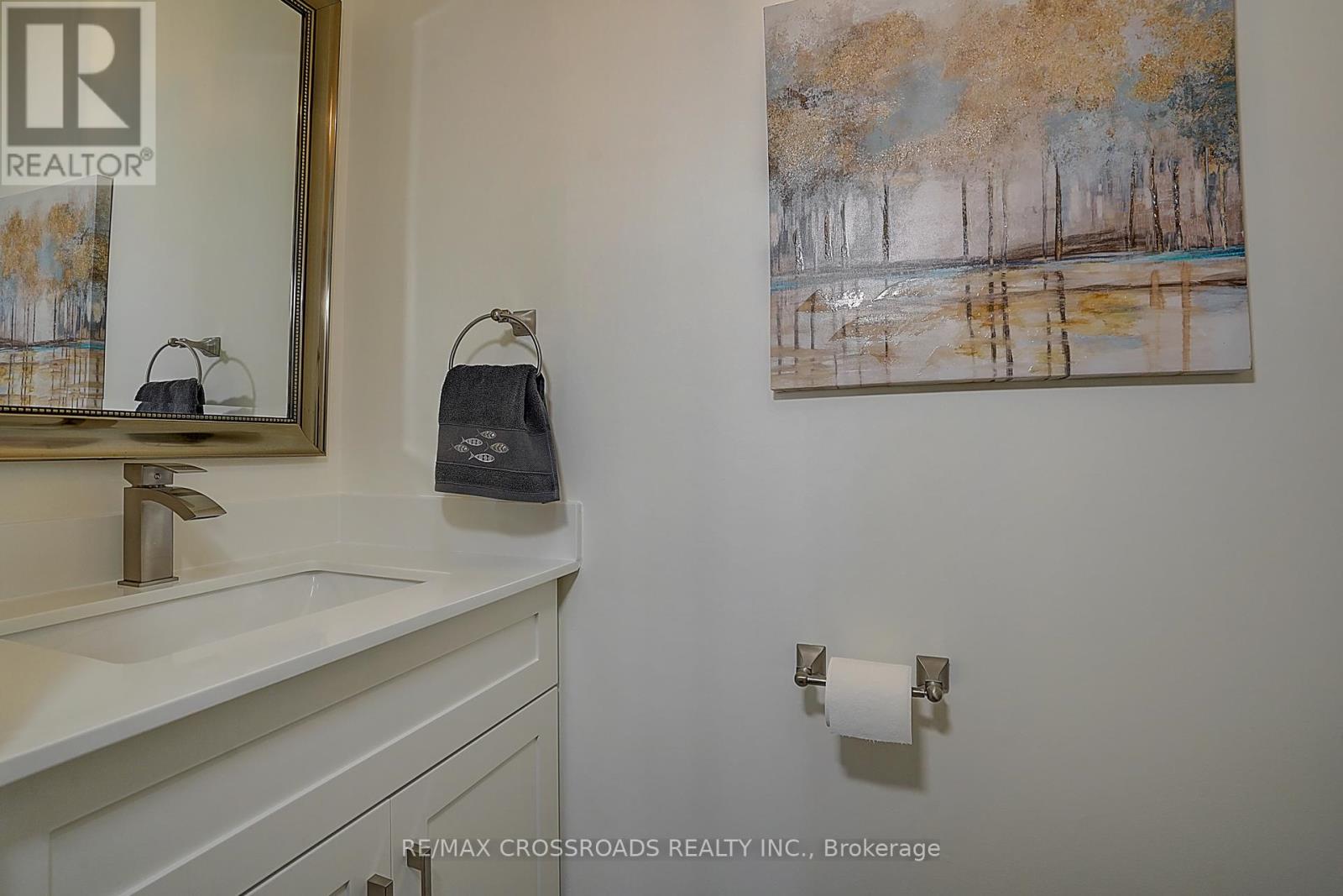 Photo 6 of 106 Milos Road, Richmond Hill ON