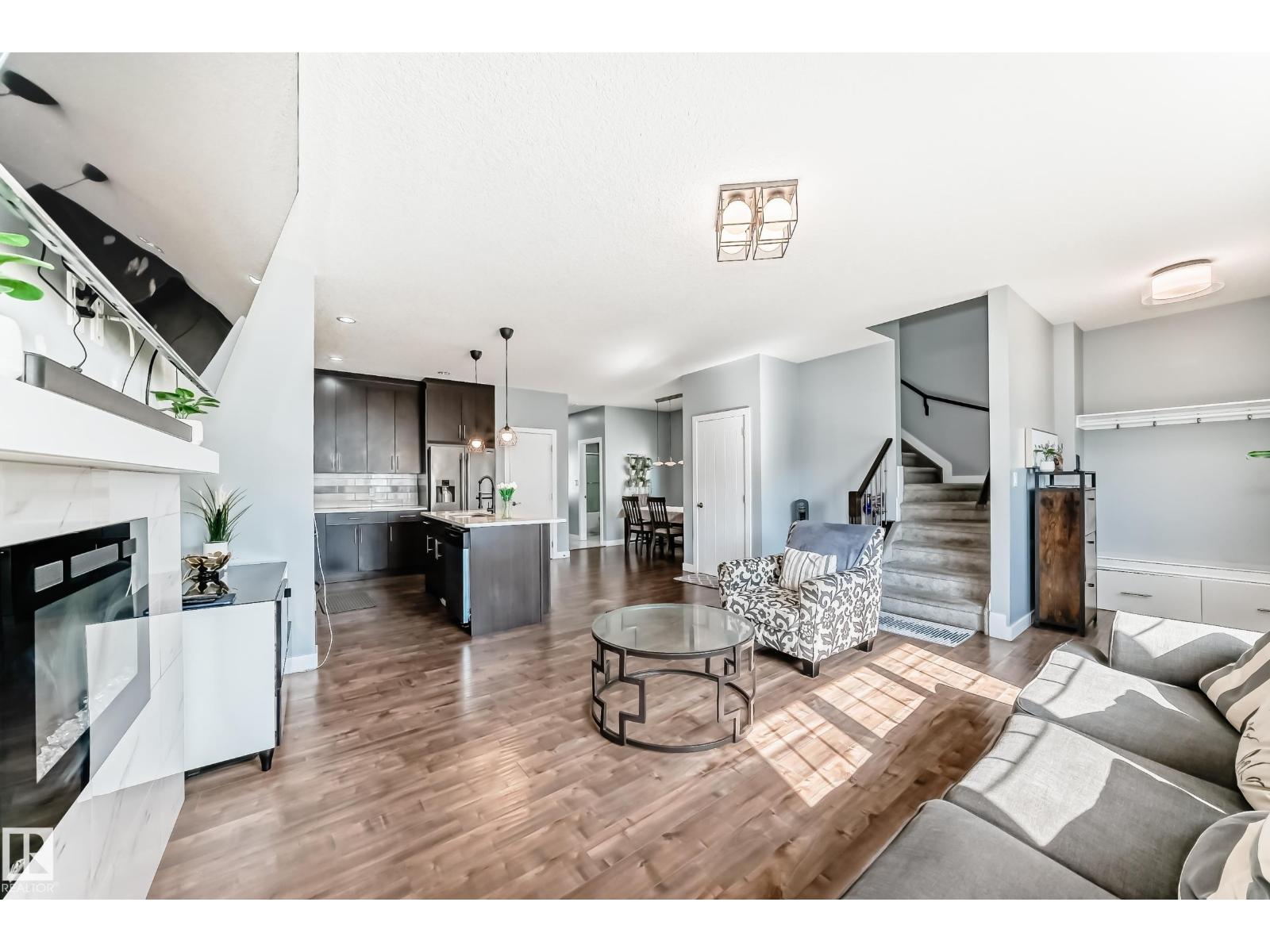 Photo 10 of 2716 11 St Nw Nw, Edmonton AB