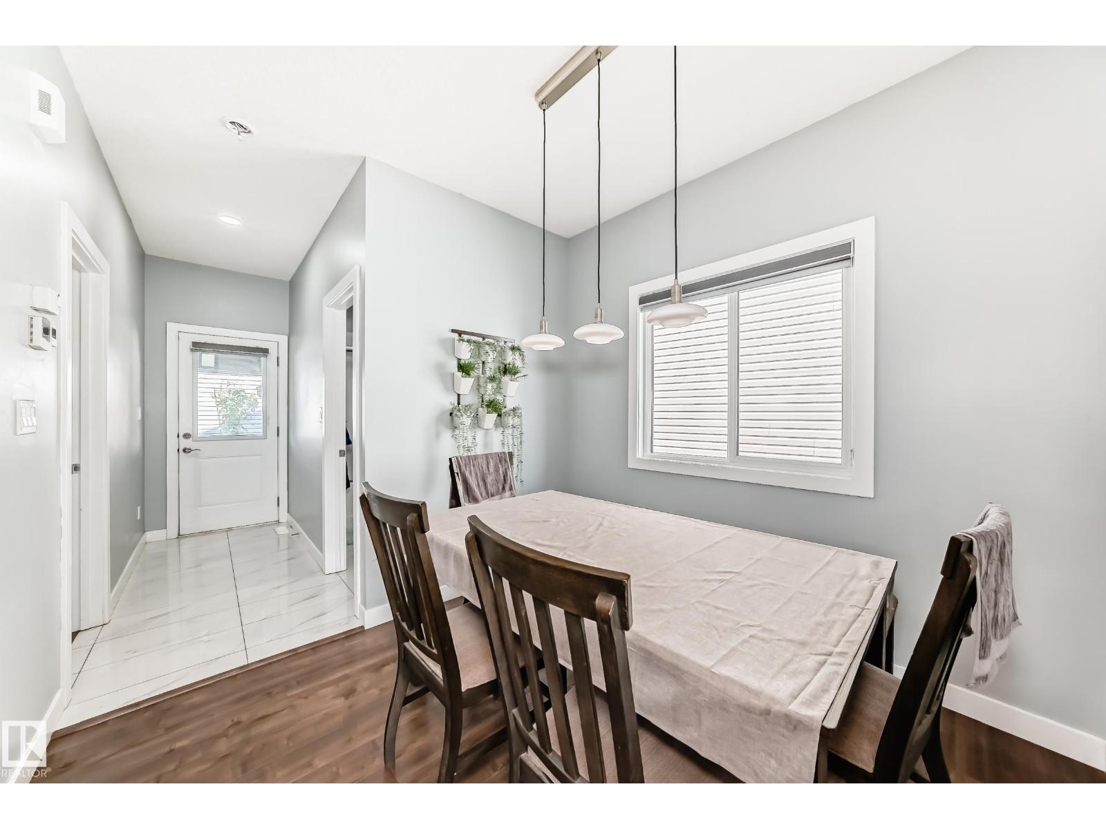 Photo 12 of 2716 11 St Nw Nw, Edmonton AB