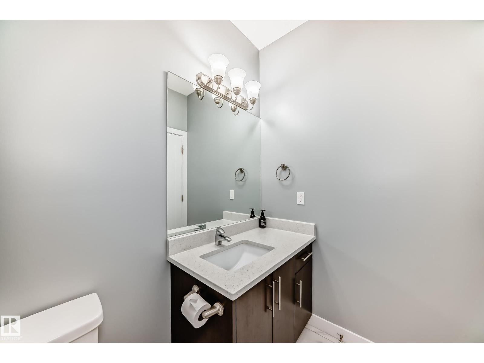 Photo 15 of 2716 11 St Nw Nw, Edmonton AB