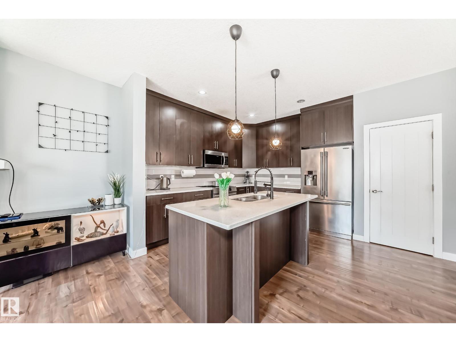 Photo 5 of 2716 11 St Nw Nw, Edmonton AB
