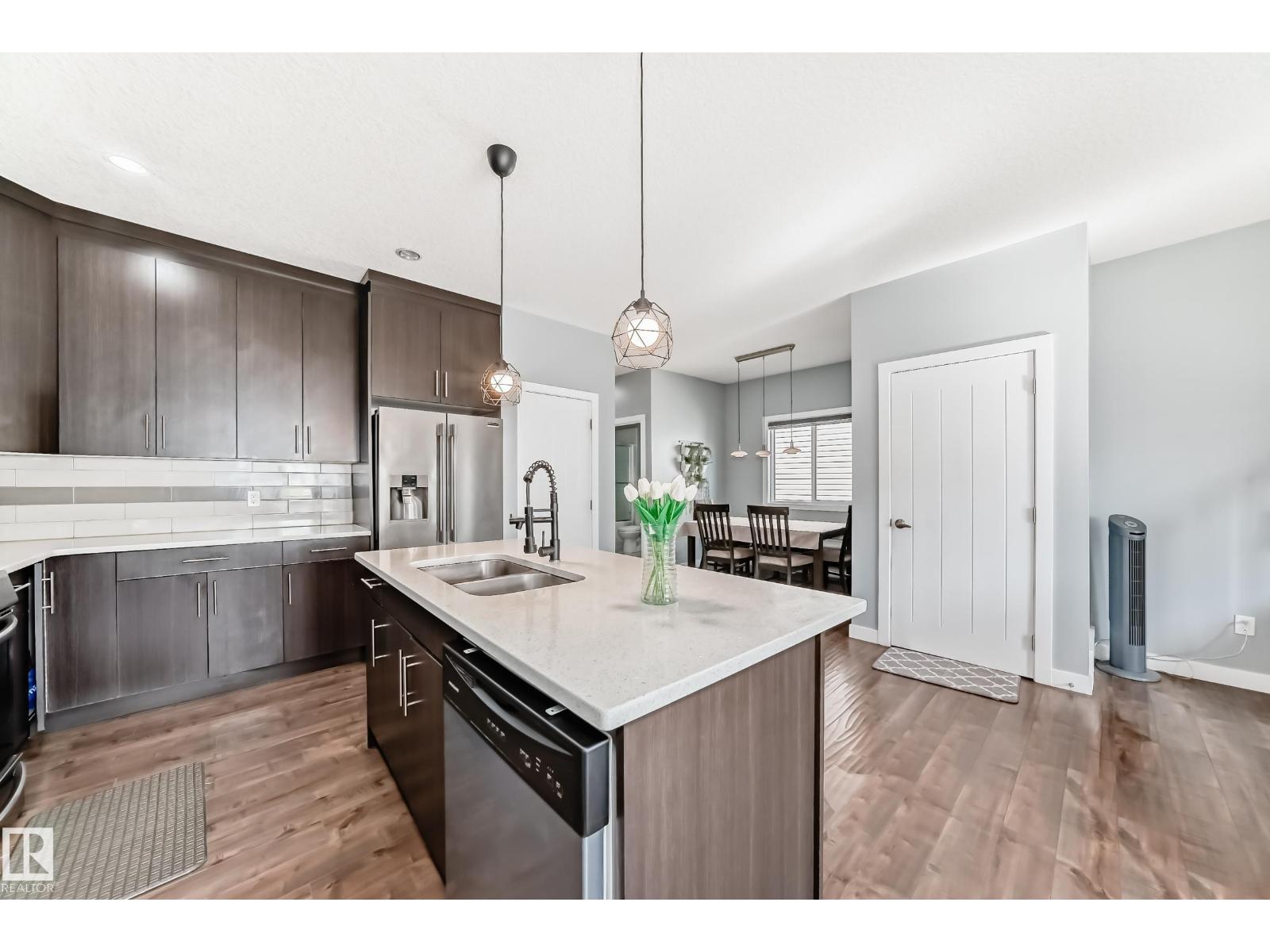 Photo 6 of 2716 11 St Nw Nw, Edmonton AB